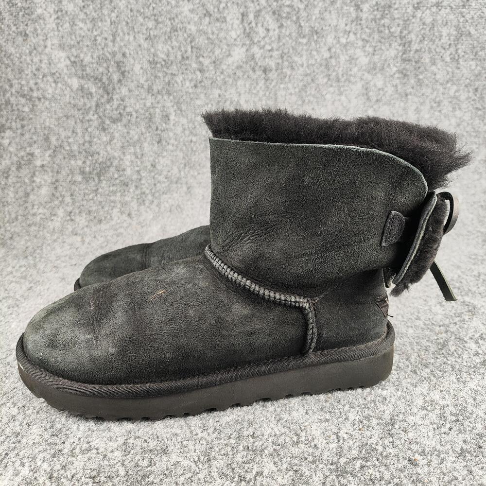 UGG Boots Womens Size 7 Black Suede Shearling Lined Ankle Bow Booties Warm